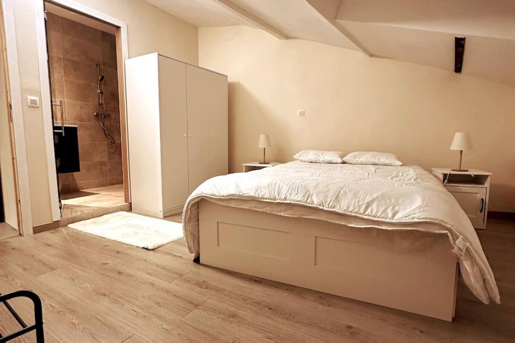 Appartement Entier Full Equipe Charleroi Eksteriør bilde