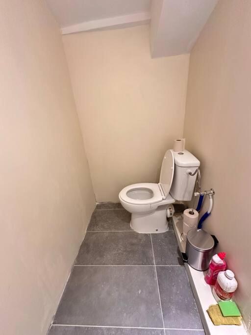 Appartement Entier Full Equipe Charleroi Eksteriør bilde