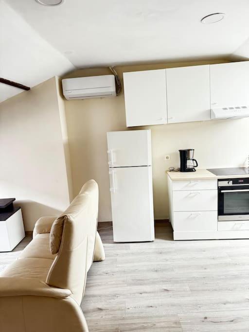 Appartement Entier Full Equipe Charleroi Eksteriør bilde
